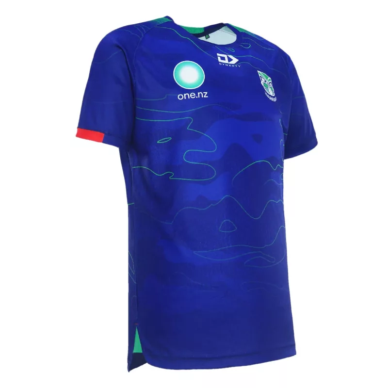 Right angled view of 2024 New Zealand Warriors men's training tee in royal blue.